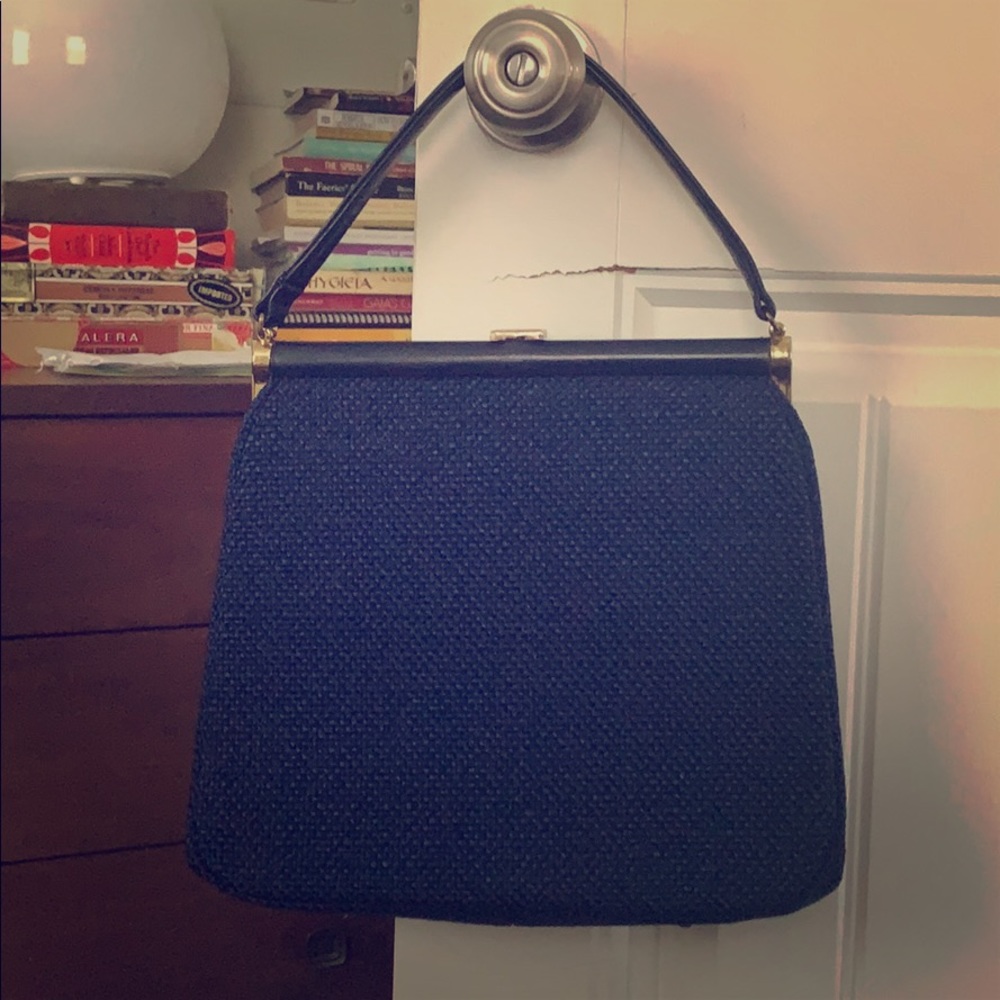 Amazing vintage woven handbag